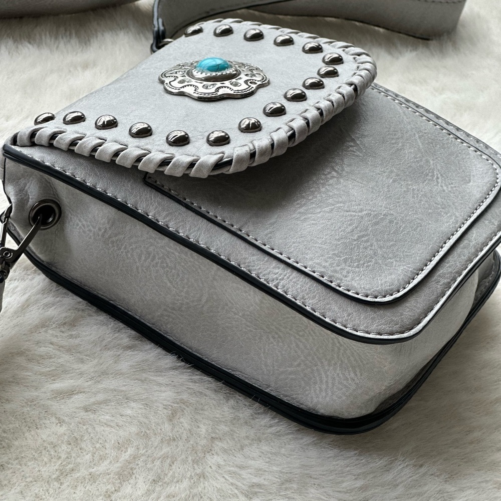 Sam & Hadley Gray Western Crossbody Bag with Turquoise Concho & Studs NWT - Picture 4 of 11